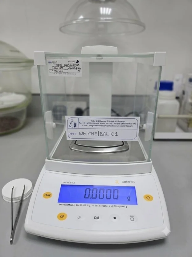 HACH DR 6000 Spectrophotometer Equipment
